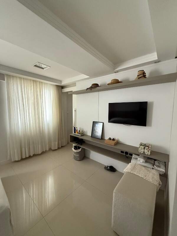 Apartamento com 150m², 3 dormitórios, 3 suítes, 2 vagas no bairro Centro em Balneário Camboriú