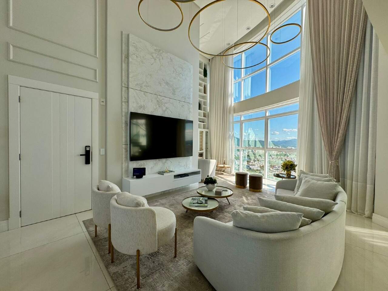 Apartamento com 230m², 4 dormitórios, 4 suítes, 3 vagas, Magnifique Tower em Balneário Camboriú