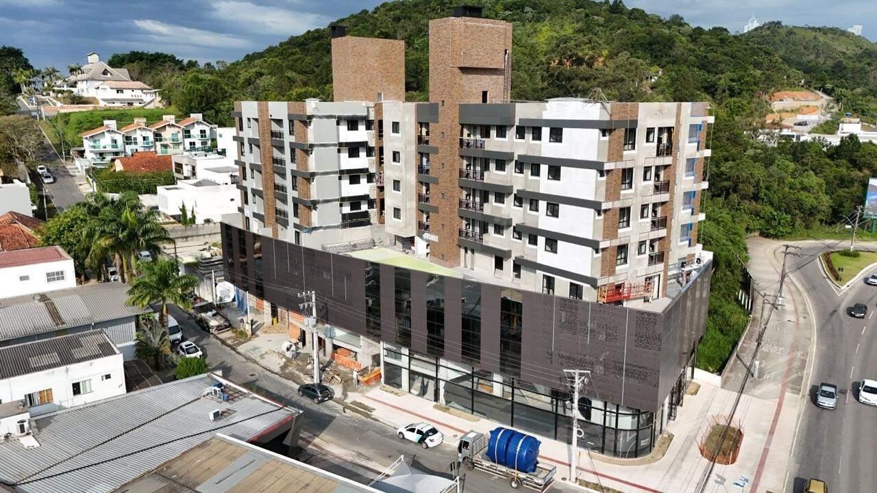 Apartamento com 62m², 2 dormitórios, 1 suíte, 1 vaga, Portal da Brava em Balneário Camboriú