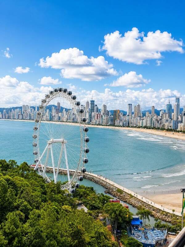 Apartamento com 96m², 2 dormitórios, 1 suíte, 1 vaga, Terraço da Rainha em Balneário Camboriú