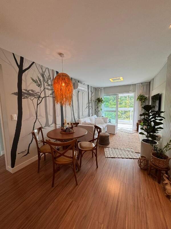 Apartamento com 96m², 2 dormitórios, 1 suíte, 1 vaga, Terraço da Rainha em Balneário Camboriú