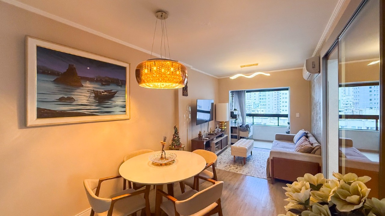Apartamento com 79m², 2 dormitórios, 1 vaga no bairro Centro em Balneário Camboriú