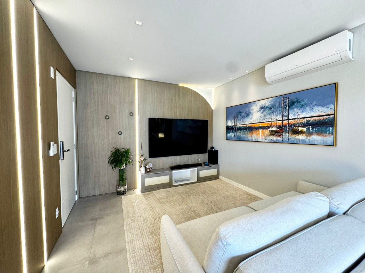 Apartamento com 85m², 3 dormitórios, 3 suítes, 2 vagas no bairro Praia Brava de Itajaí em Itajaí