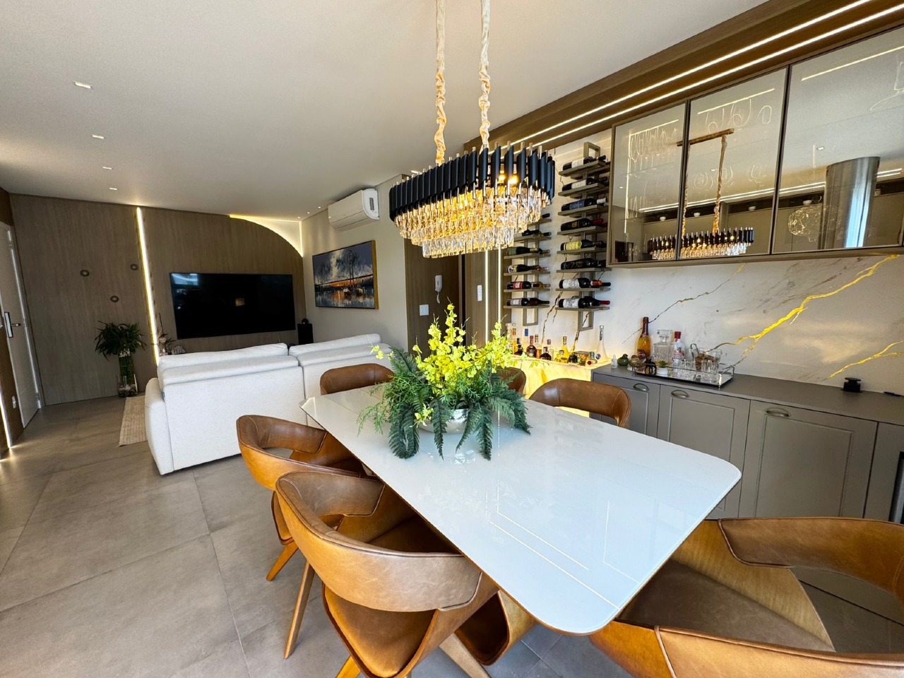 Apartamento com 85m², 3 dormitórios, 3 suítes, 2 vagas no bairro Praia Brava de Itajaí em Itajaí