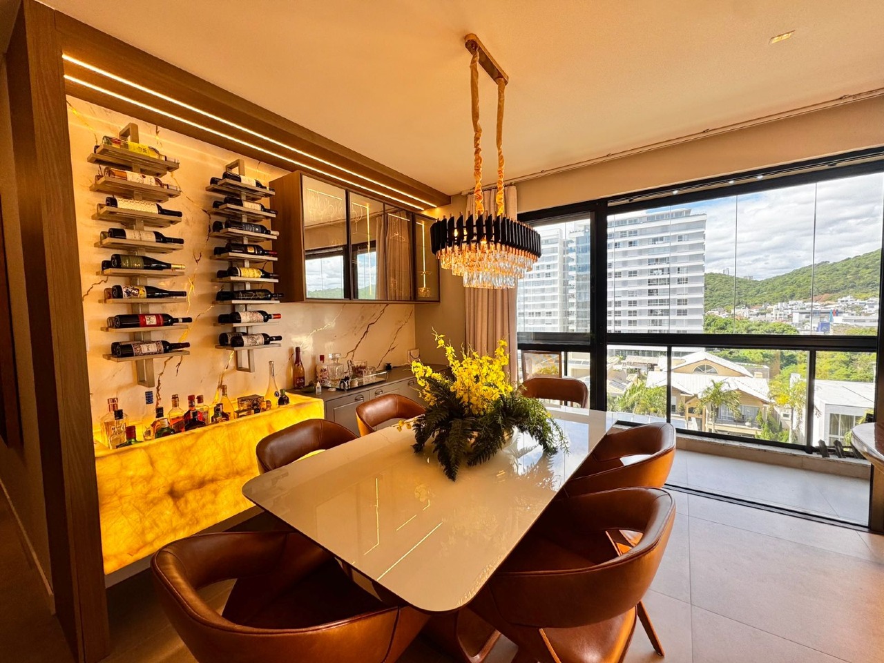 Apartamento com 85m², 3 dormitórios, 3 suítes, 2 vagas no bairro Praia Brava de Itajaí em Itajaí