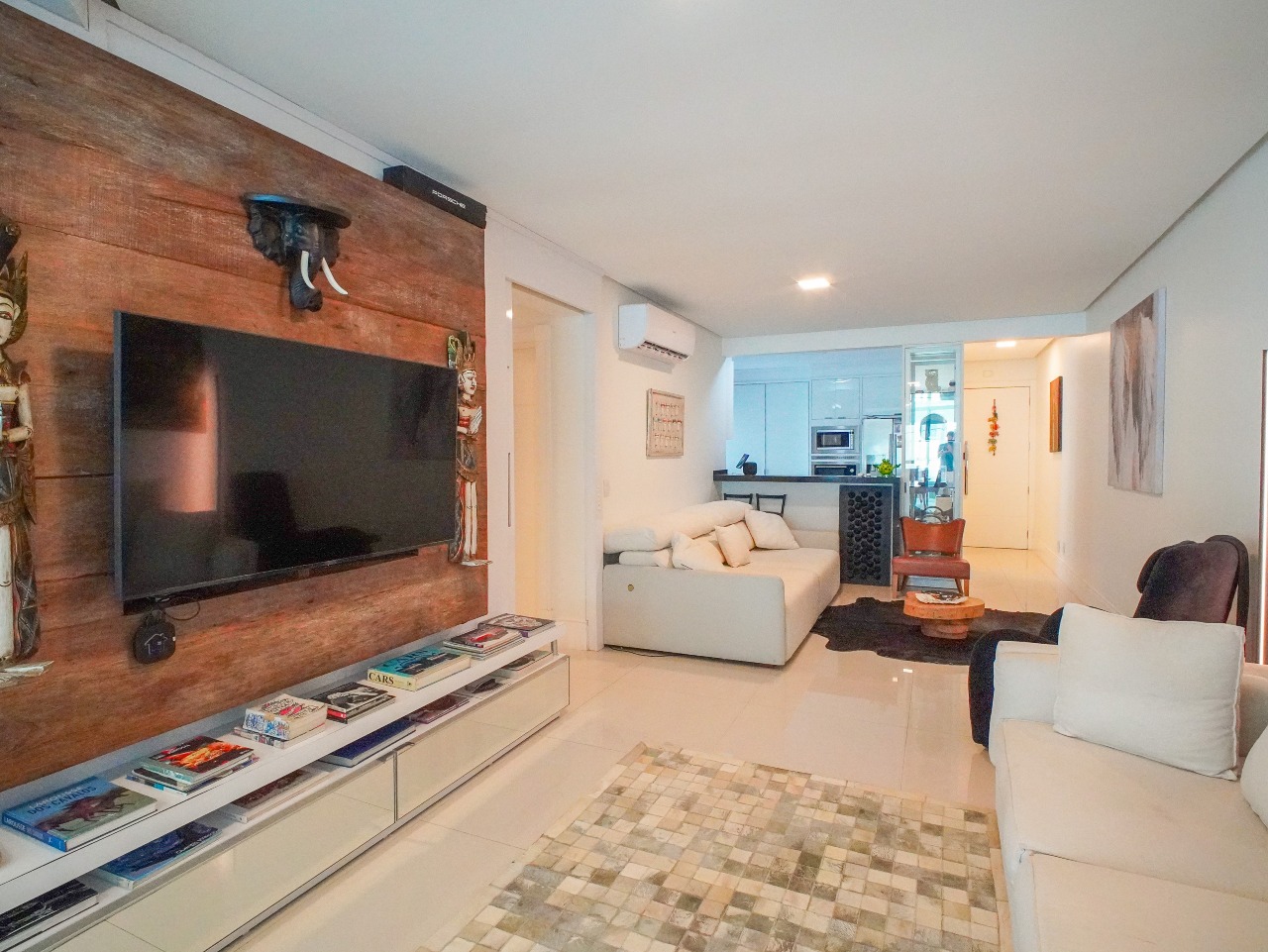 Apartamento com 272m², 3 dormitórios, 3 suítes, 4 vagas, Le Magestic em Balneário Camboriú