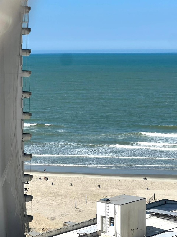 Apartamento com 94m², 2 dormitórios no bairro Centro em Balneário Camboriú