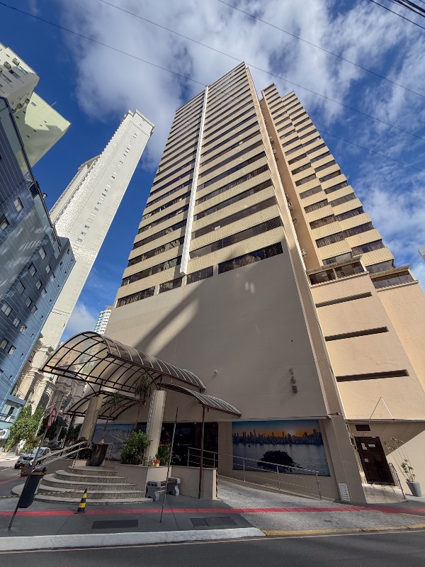 Apartamento com 120m², 2 dormitórios, 1 suíte no bairro Centro em Balneário Camboriú