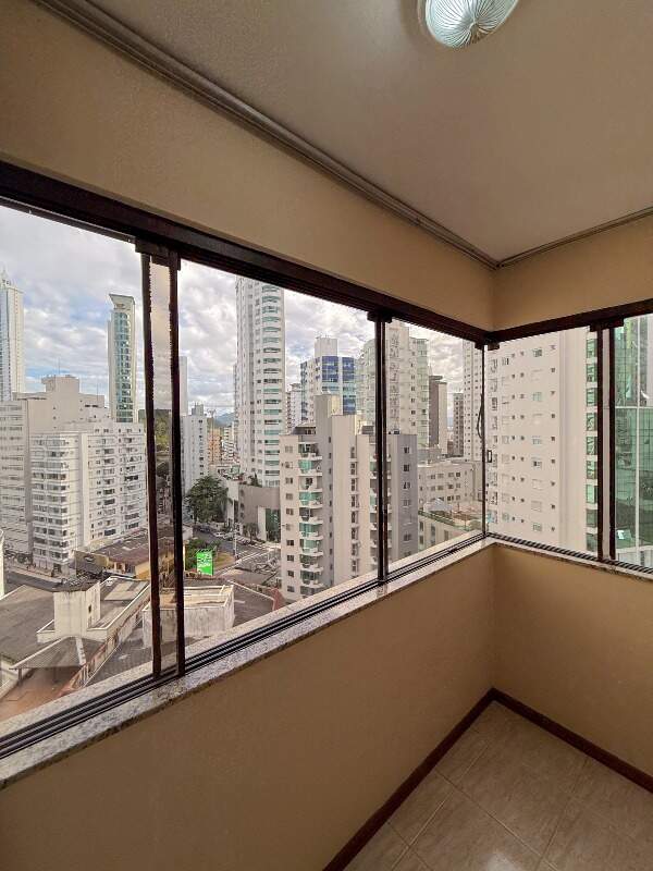 Apartamento com 120m², 2 dormitórios, 1 suíte no bairro Centro em Balneário Camboriú