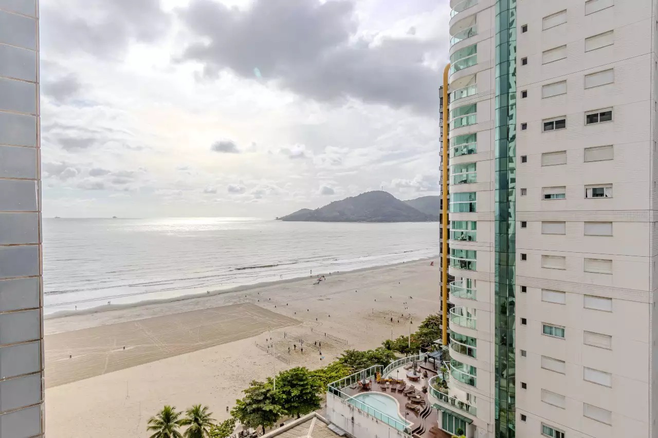 Apartamento com 114m², 2 dormitórios, 2 suítes, 2 vagas no bairro Centro em Balneário Camboriú