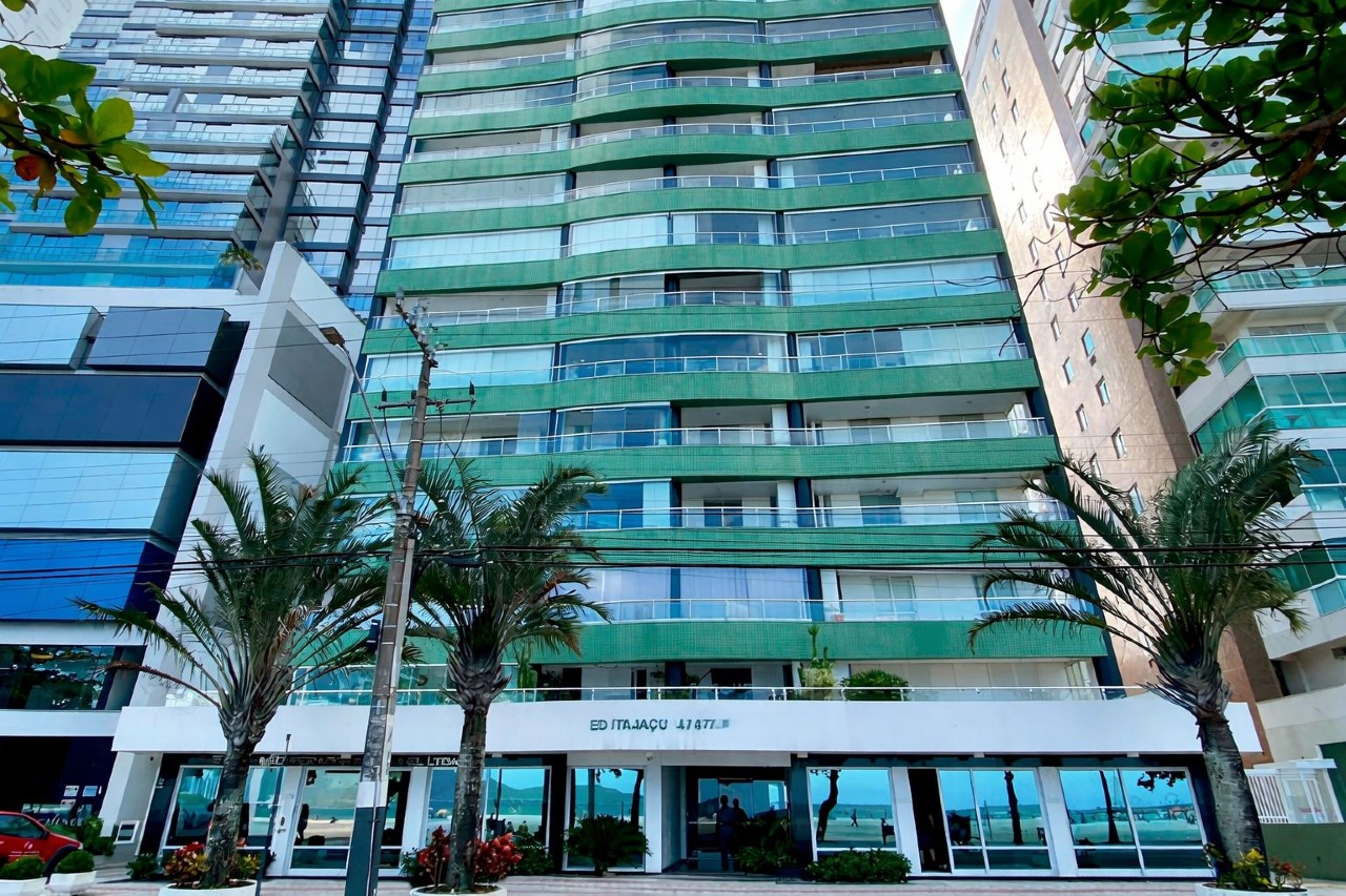 Apartamento com 70m², 2 dormitórios, 1 vaga no bairro Centro em Balneário Camboriú