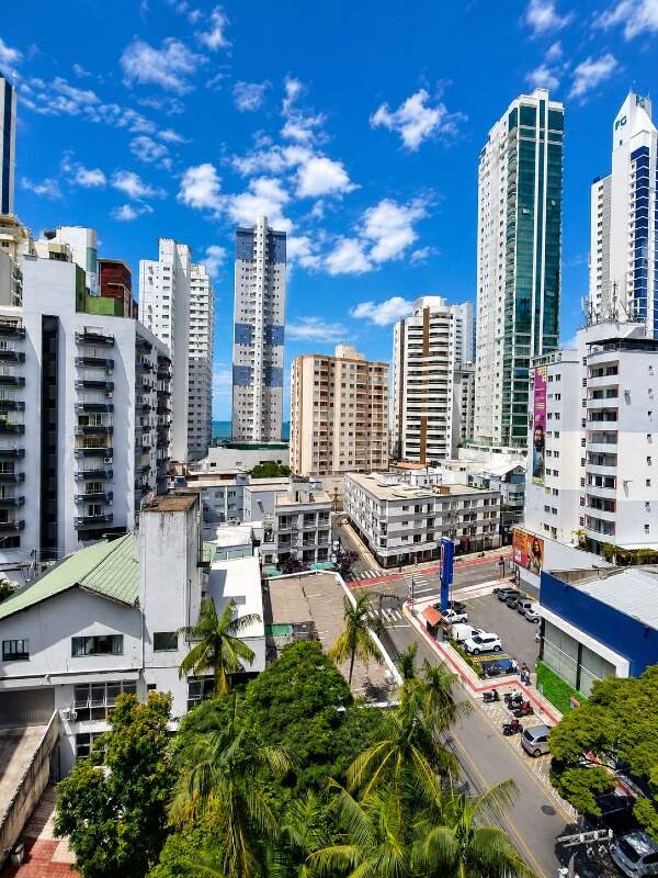 Apartamento com 111m², 2 dormitórios, 1 suíte, 1 vaga no bairro Centro em Balneário Camboriú