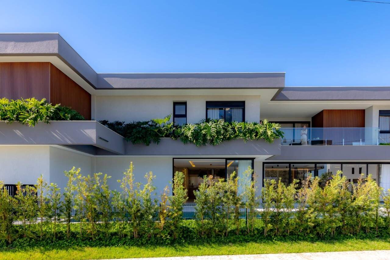 Casa com 530m², 6 suítes, 4 vagas no bairro santa regina em Camboriú