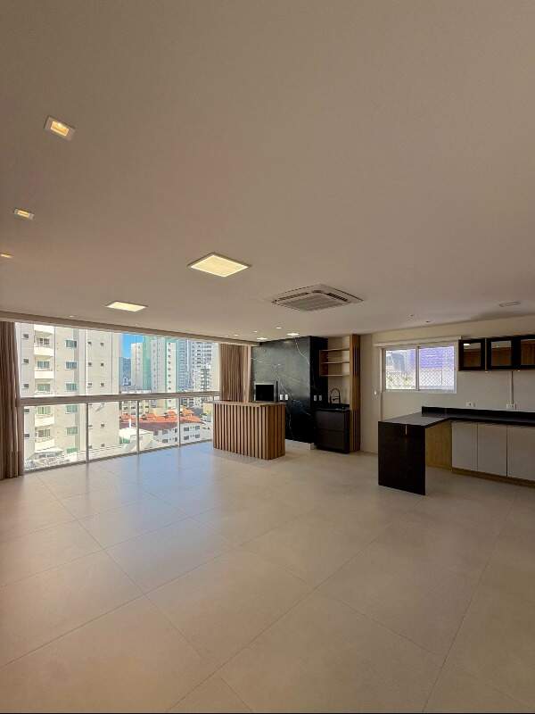 Apartamento com 140m², 3 dormitórios, 3 suítes, 2 vagas no bairro Barra Sul em Balneário Camboriú