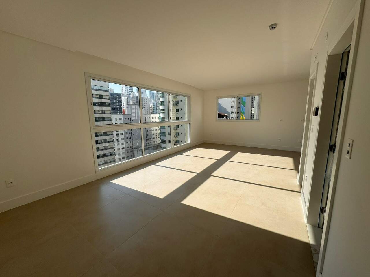 Apartamento com 125m², 3 dormitórios, 3 suítes no bairro Centro em Balneário Camboriú