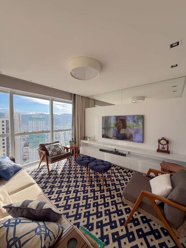 Apartamento com 168m², 3 vagas no bairro Centro em Balneário Camboriú