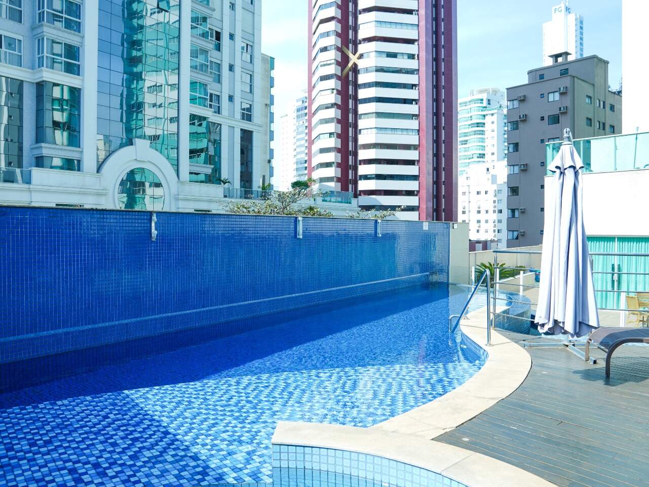 Apartamento com 153m², 3 dormitórios, 3 suítes, 2 vagas no bairro Centro em Balneário Camboriú
