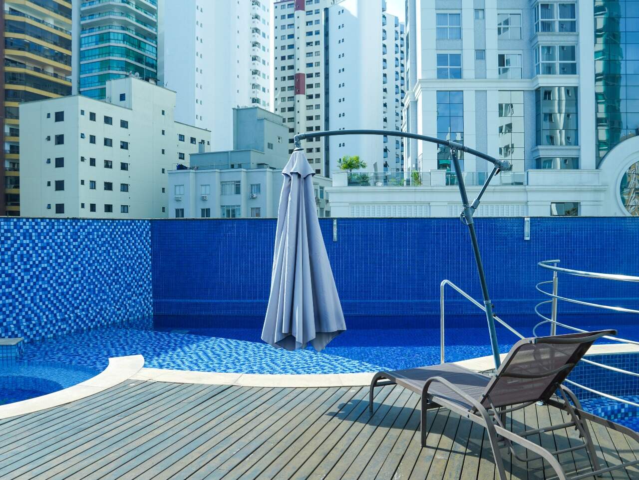 Apartamento com 153m², 3 dormitórios, 3 suítes, 2 vagas no bairro Centro em Balneário Camboriú