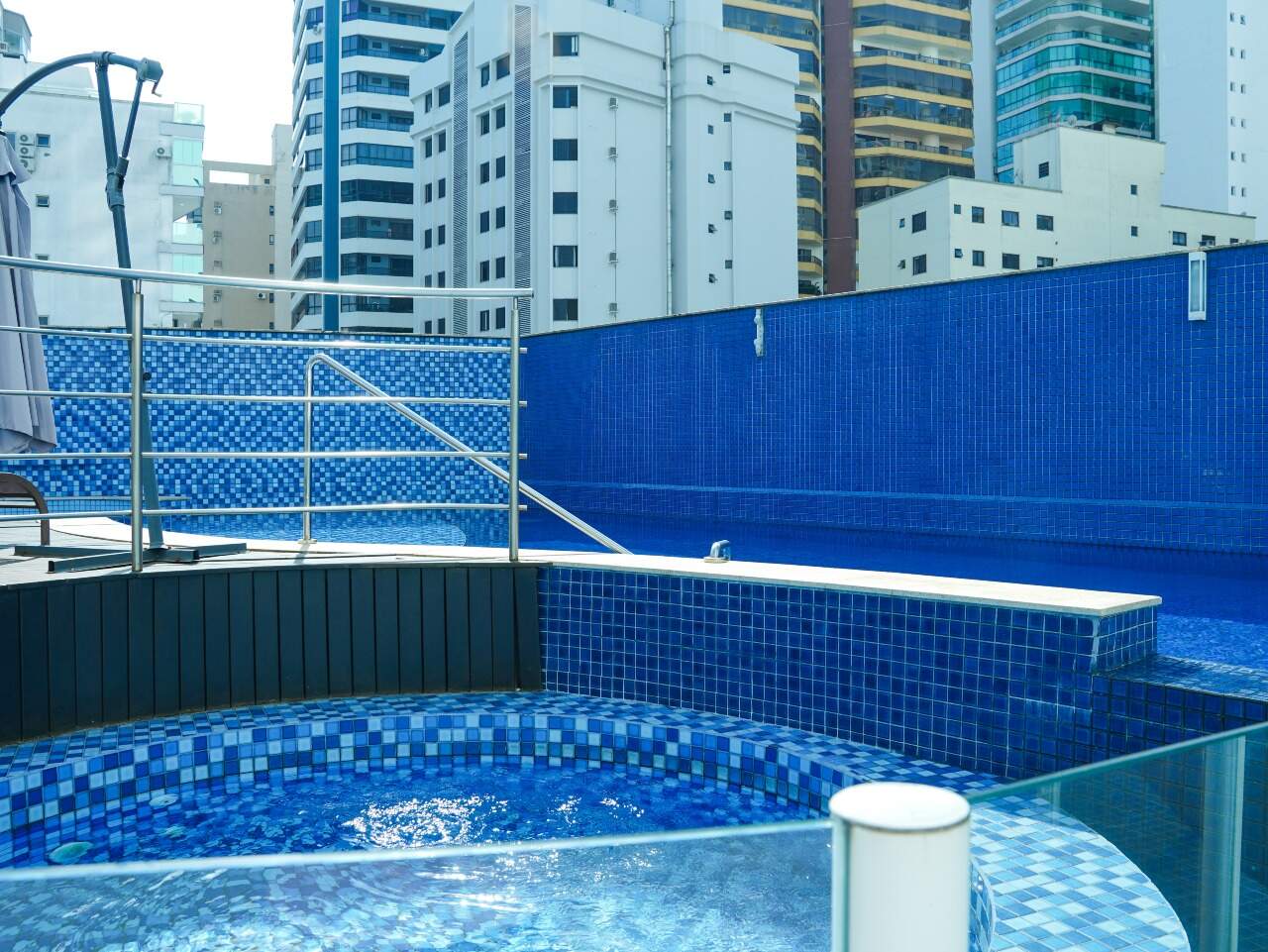 Apartamento com 153m², 3 dormitórios, 3 suítes, 2 vagas no bairro Centro em Balneário Camboriú