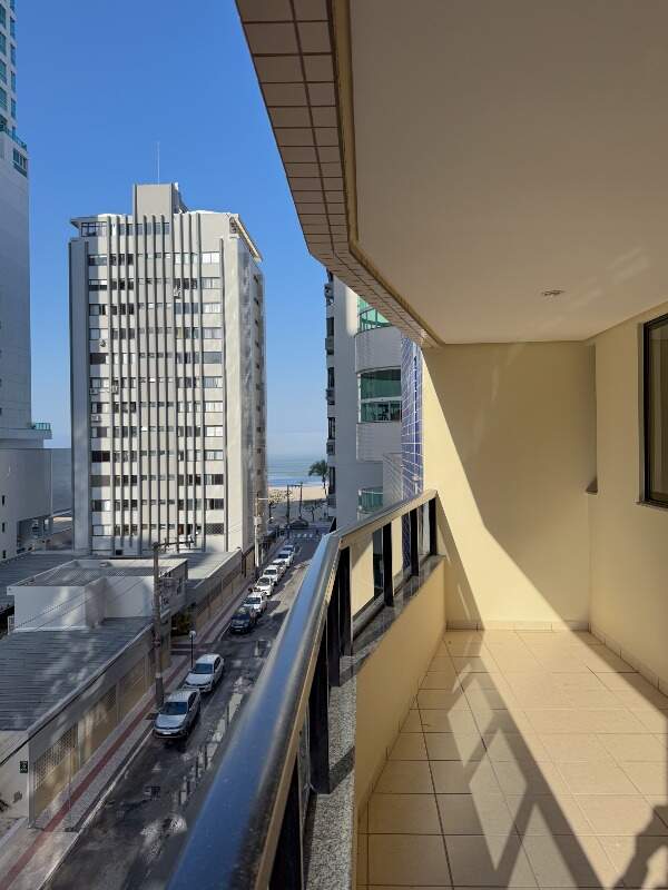 Apartamento com 250m², 1 vaga no bairro Centro em Balneário Camboriú