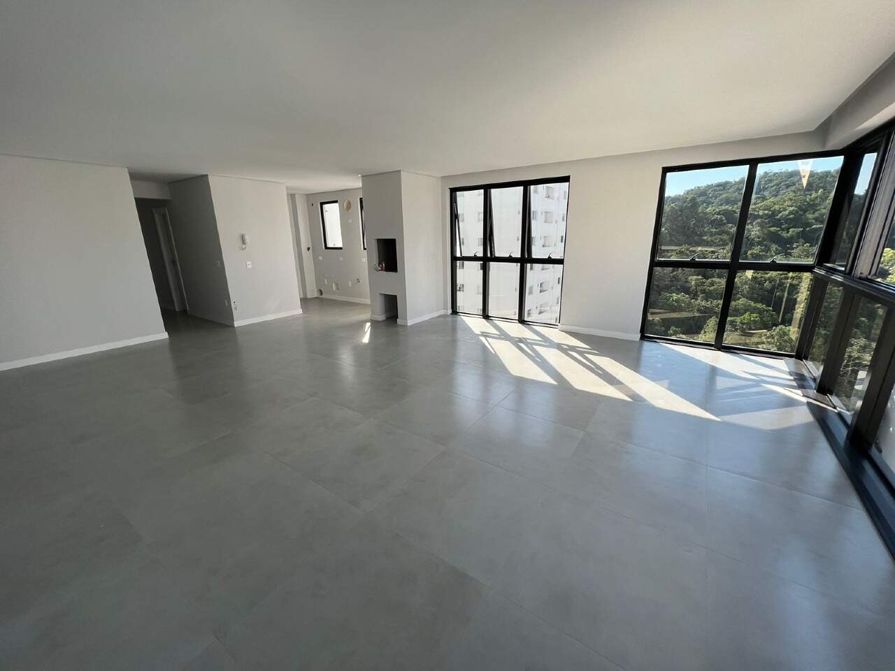 Apartamento com 137m², 4 suítes, 4 vagas no bairro Pioneiros em Balneário Camboriú