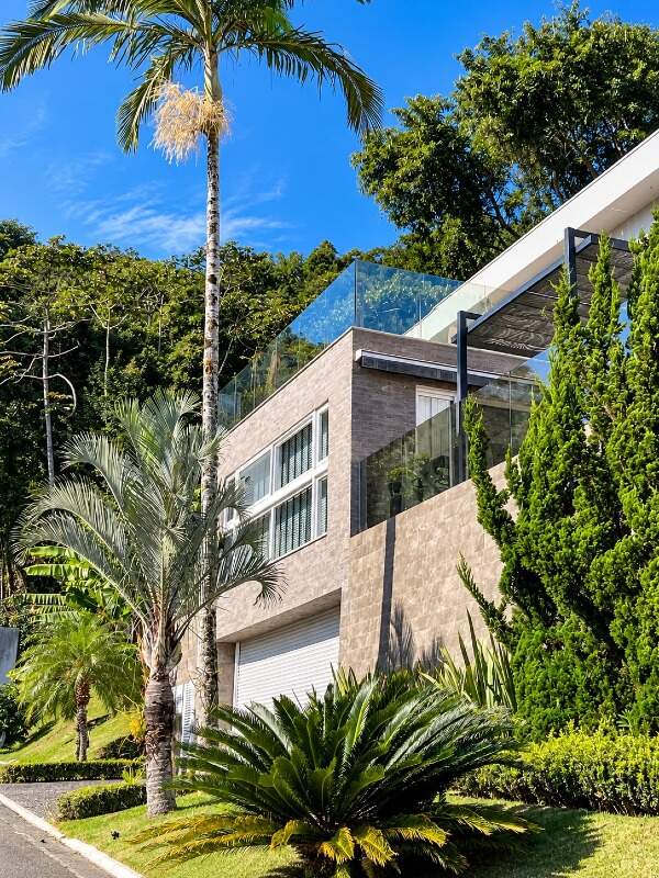 Casa com 525m², 4 dormitórios, 4 suítes, 4 vagas no bairro Barra em Balneário Camboriú
