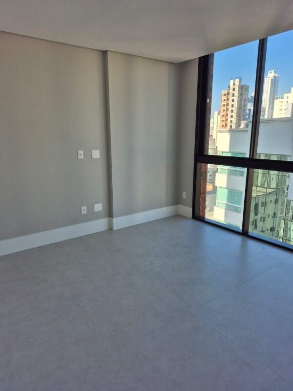 Apartamento com 131m², 4 dormitórios, 3 suítes, 3 vagas, Soho em Balneário Camboriú