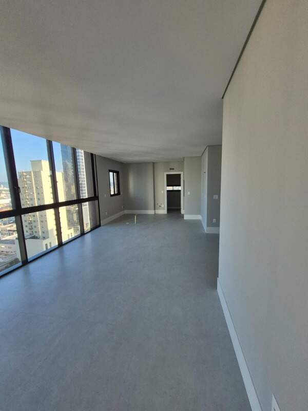 Apartamento com 131m², 4 dormitórios, 3 suítes, 3 vagas, Soho em Balneário Camboriú