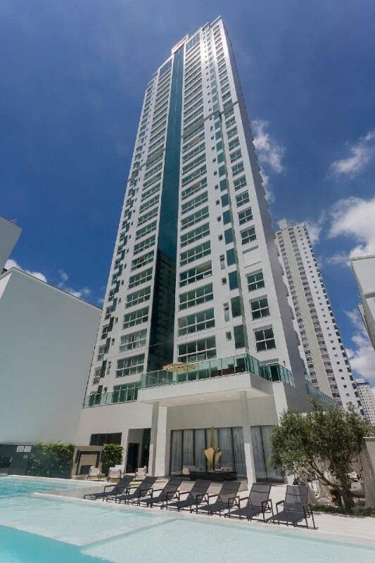 Apartamento com 151m², 3 dormitórios, 3 suítes, 3 vagas, Ed. Le Portier em Balneário Camboriú