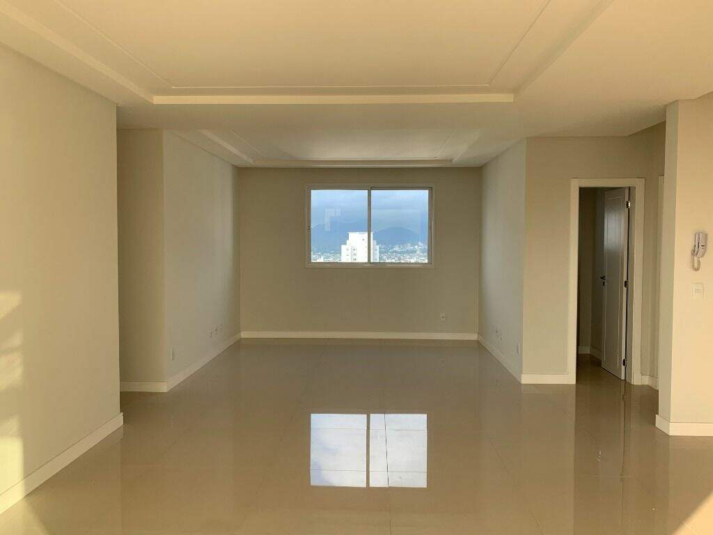 Apartamento com 150m², 4 dormitórios, 4 suítes, 4 vagas, Edificio Torre Esmeralda em Balneário Camboriú