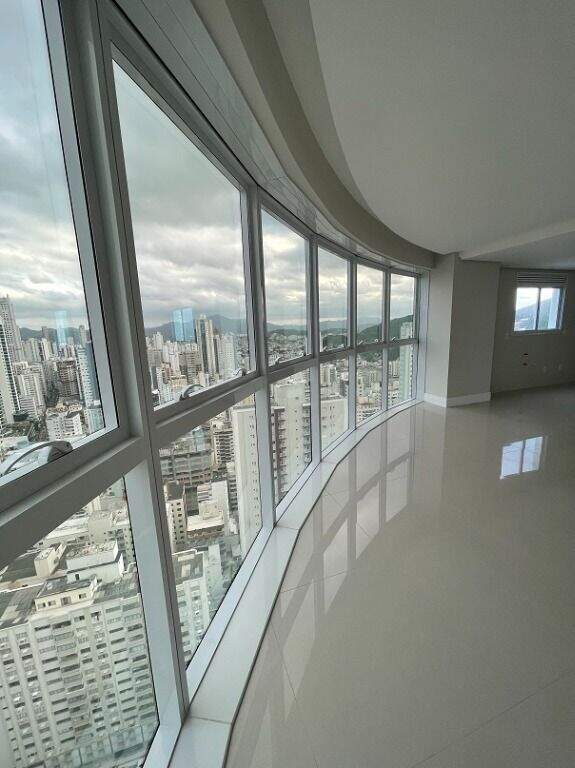 Apartamento com 131m², 3 dormitórios, 3 suítes, 3 vagas, Olympo Tower em Balneário Camboriú