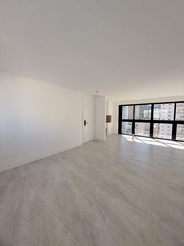 Apartamento com 111m², 3 dormitórios, 3 suítes, 2 vagas, Vênus de Milo em Balneário Camboriú