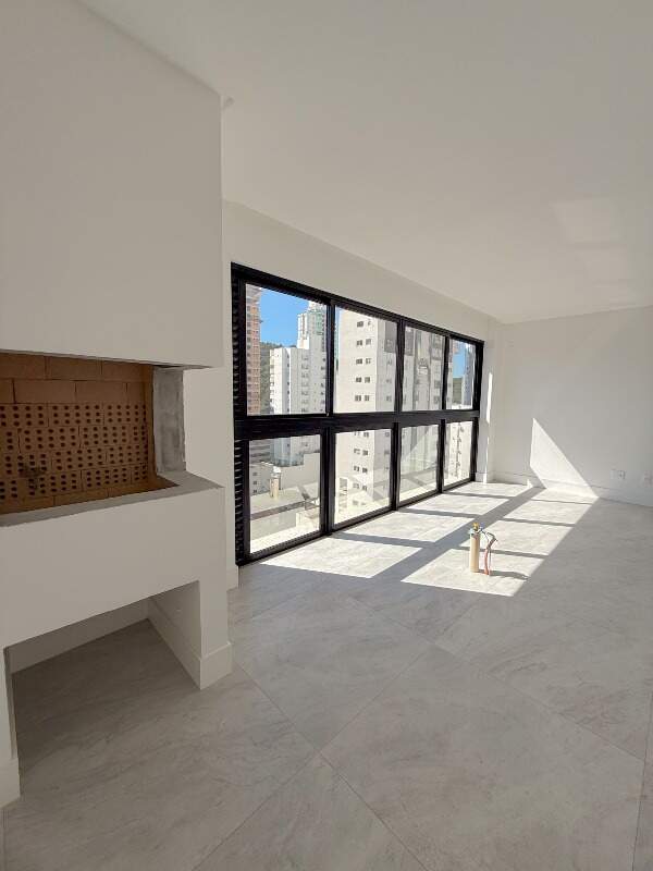 Apartamento com 111m², 3 dormitórios, 3 suítes, 2 vagas, Vênus de Milo em Balneário Camboriú