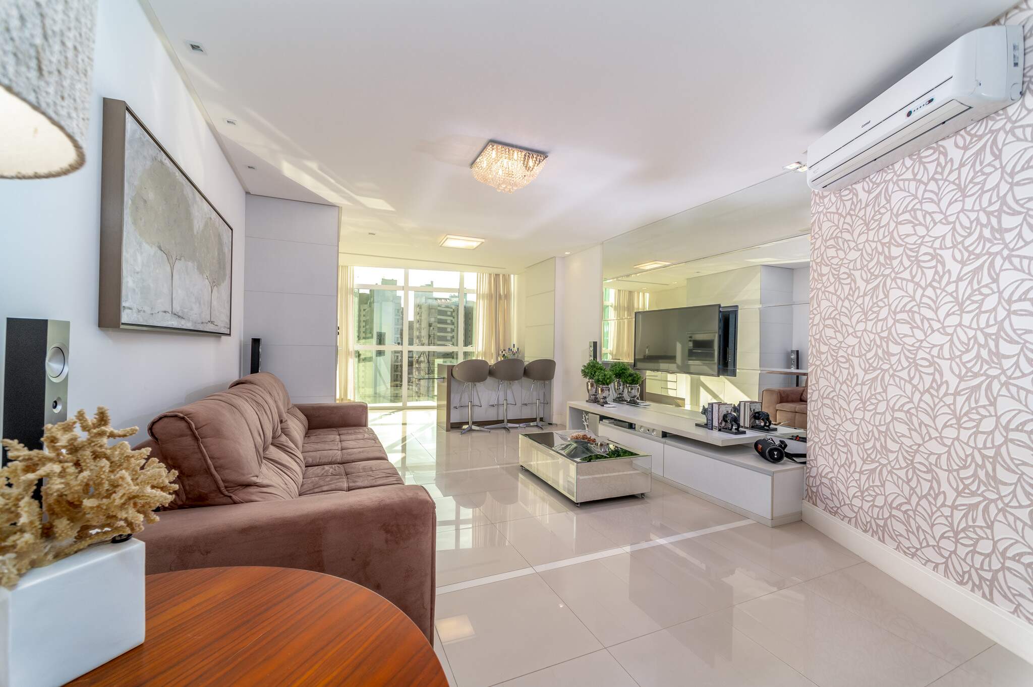 Apartamento com 131m², 3 dormitórios, 3 suítes, 2 vagas, Cartagena em Balneário Camboriú