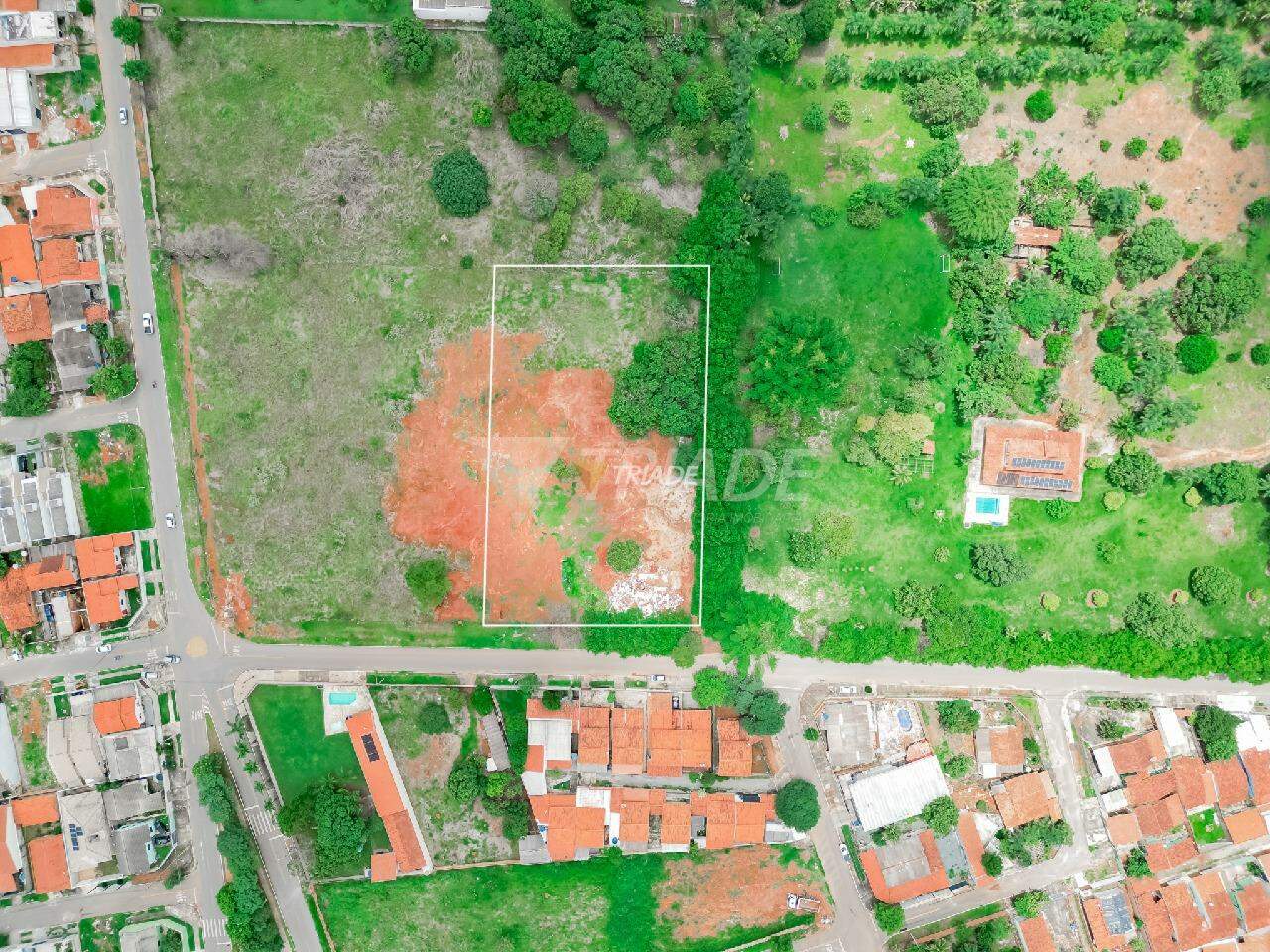 Terreno à venda no Vila Bonsucesso: 