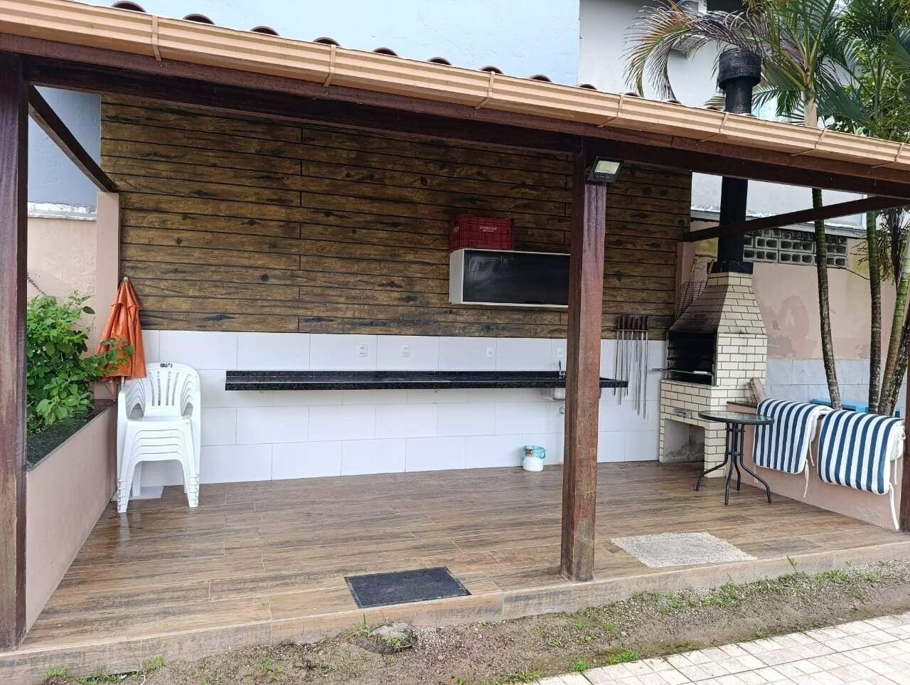 Casa à venda no Praia do Meio (Ens Brito): 