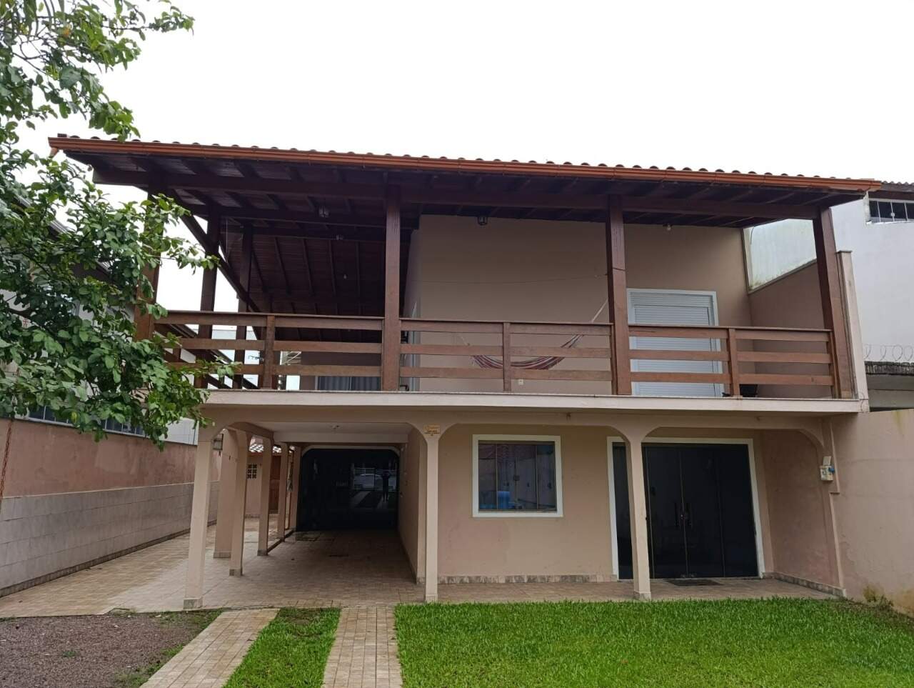 Casa à venda no Praia do Meio (Ens Brito): 