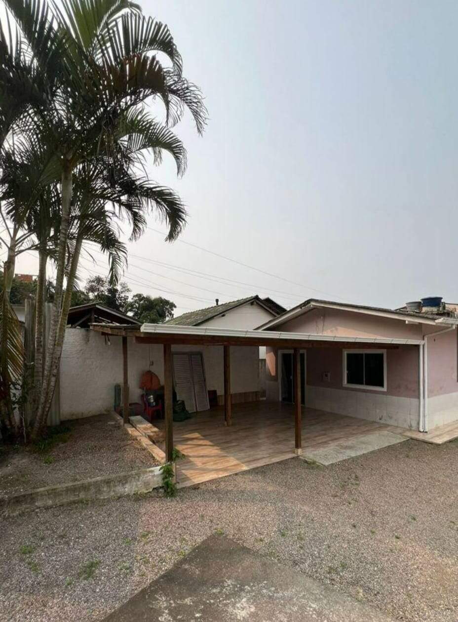 Casa à venda no Enseada do Brito: 