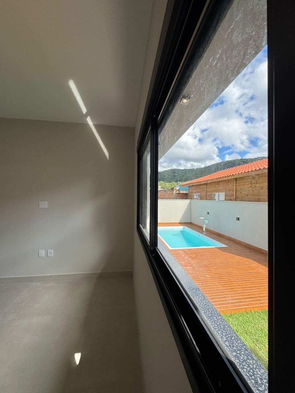 Casa à venda no Forquilhas: 