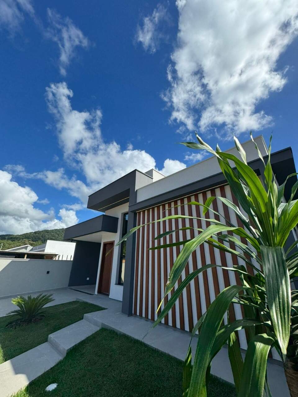 Casa à venda no Forquilhas: 