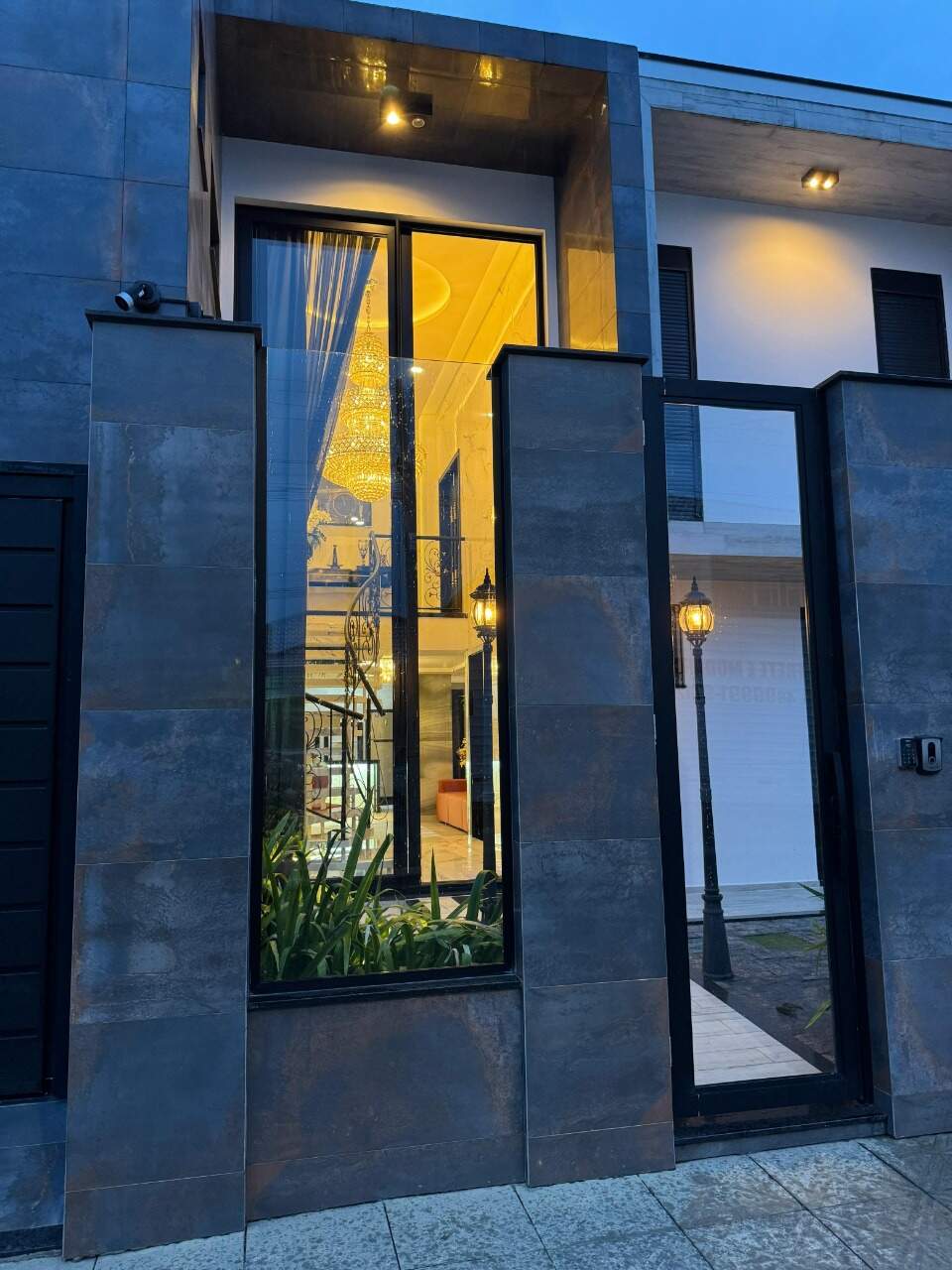 Casa à venda no Aririú: 
