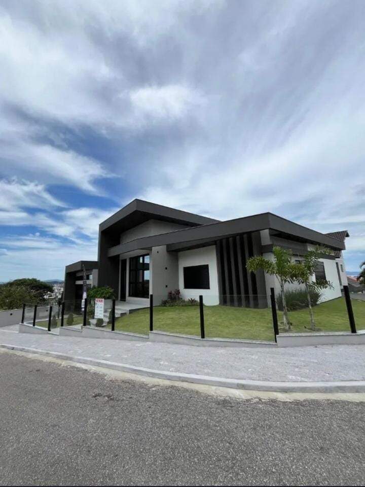 Casa à venda no Pedra Branca: 