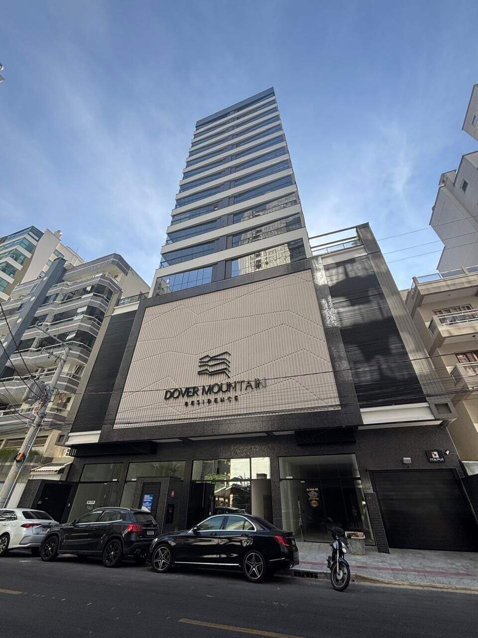 Apartamento à venda no Meia Praia: 