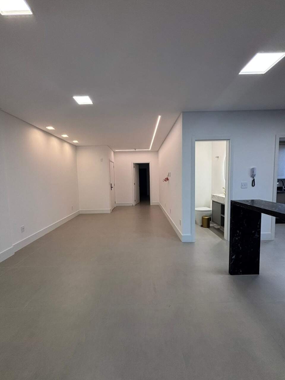 Apartamento à venda no Meia Praia: 