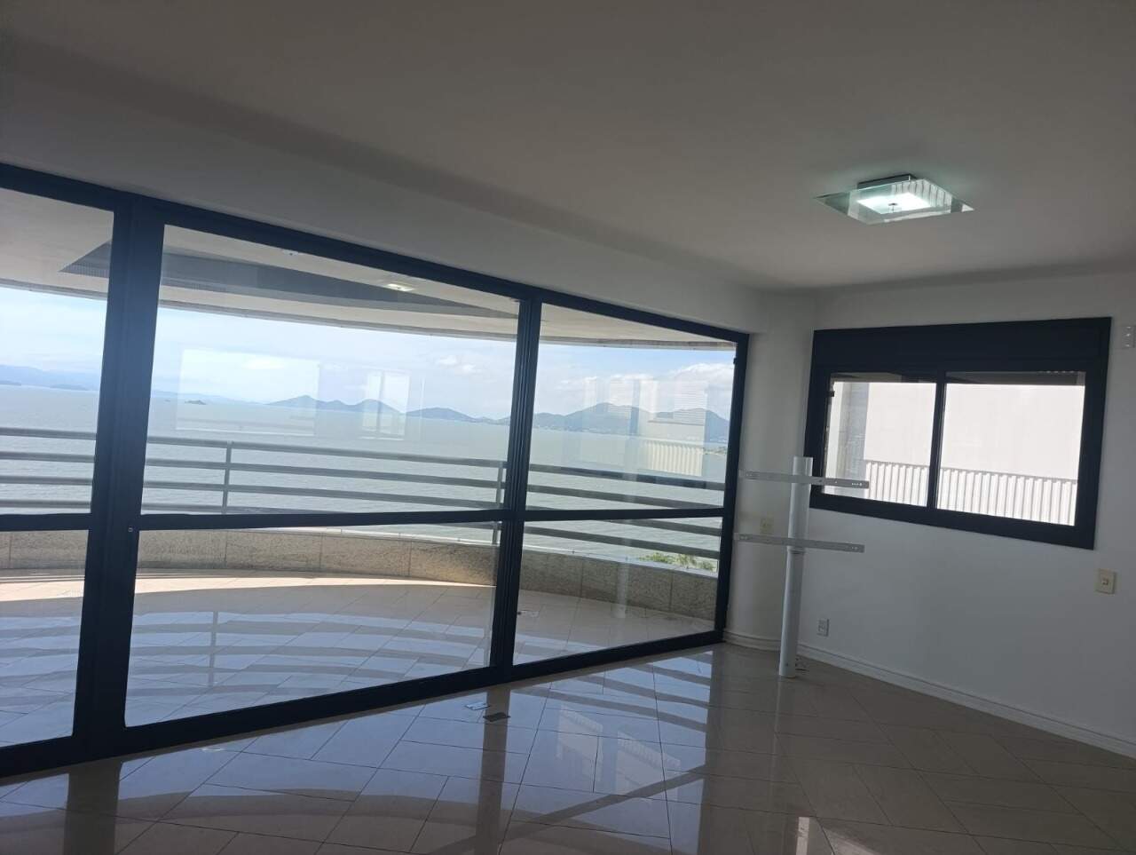 Apartamento para aluguel no Centro: 
