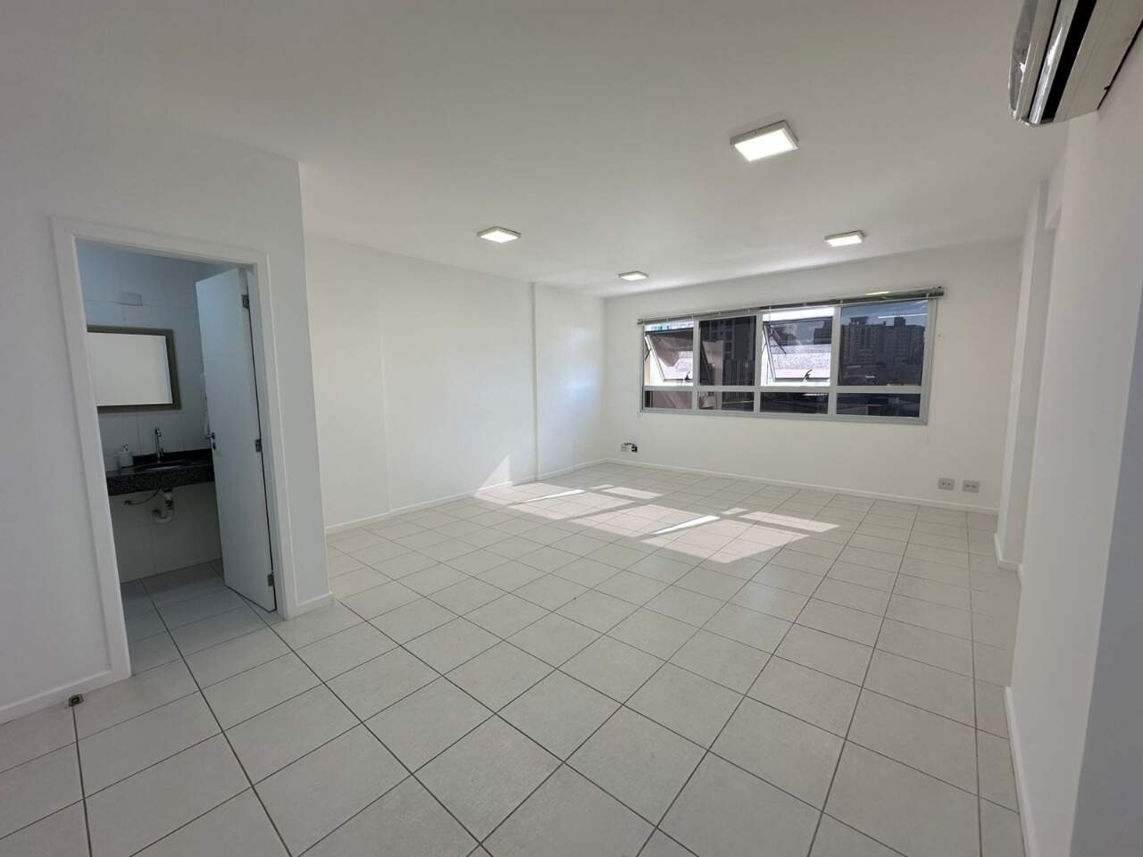 Sala Comercial à venda no Estreito: 