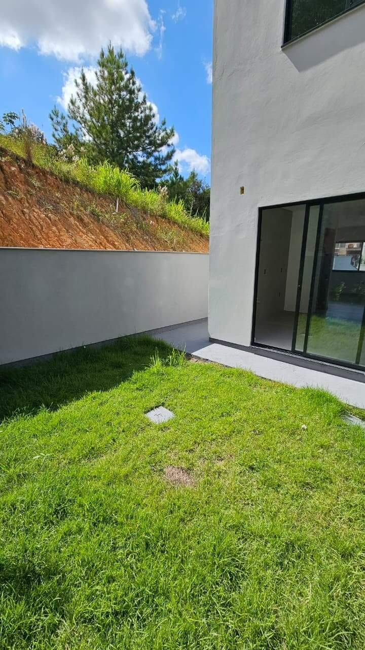 Sobrado à venda no Potecas: 