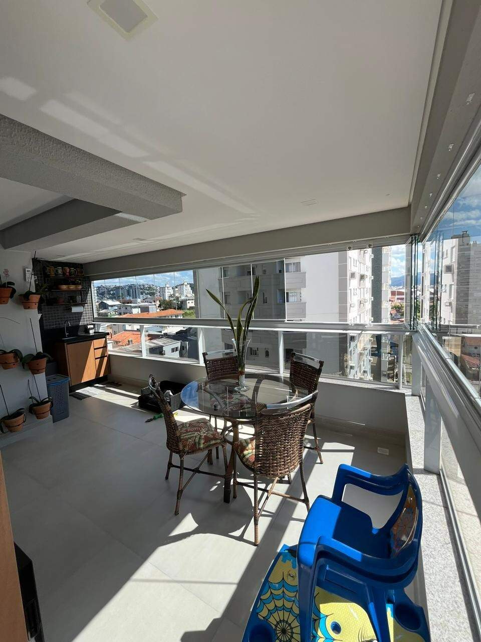 Apartamento à venda no Barreiros: 