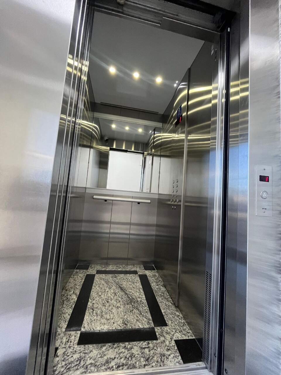 Apartamento à venda no Praia de Fora: 