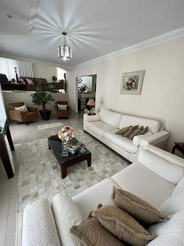 Casa à venda no Barreiros: 
